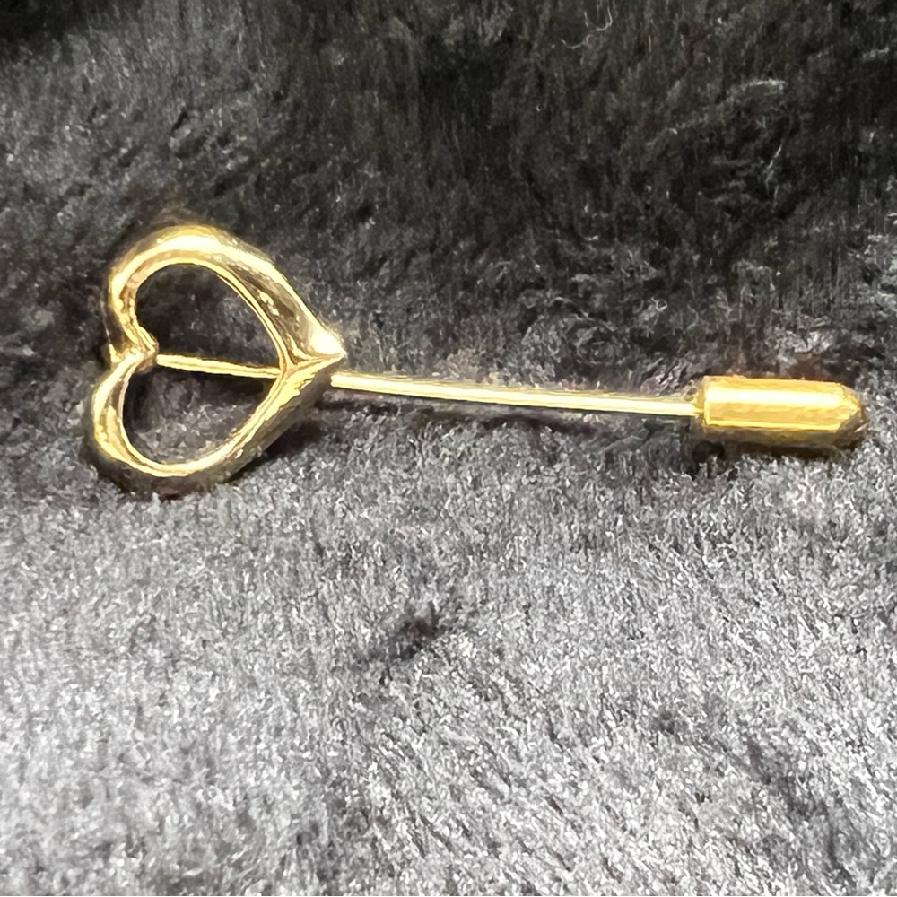 Vintage Gold Tone Heart Hat Pin